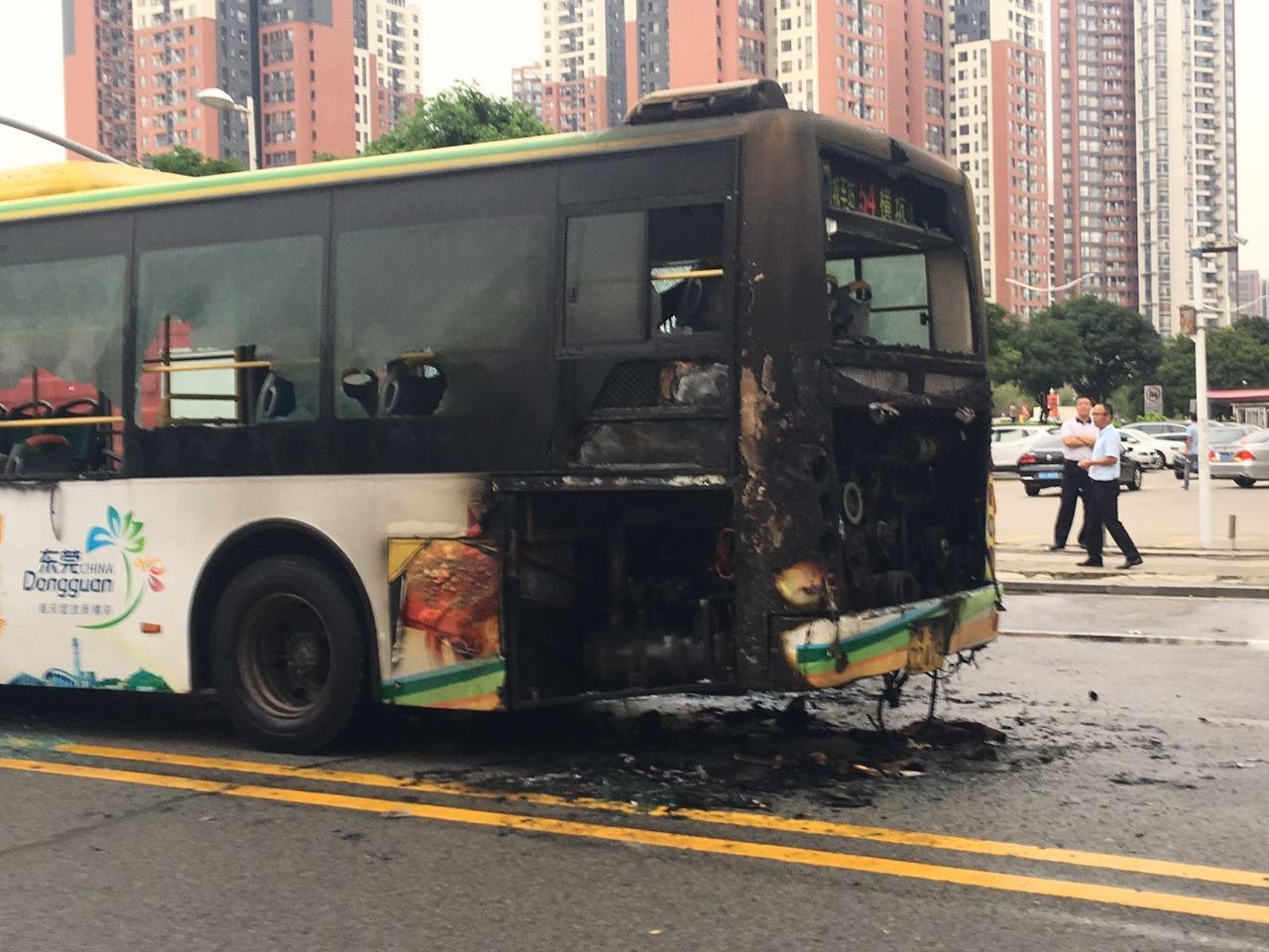 广东公交车起火事件，学生安全危机深度解析