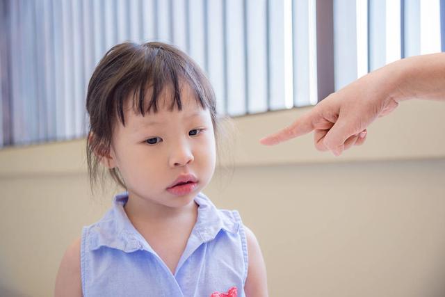 如何正确应对孩子的逆反心理，教育策略探讨