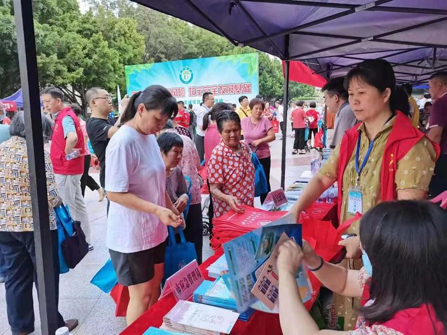 地震来袭，如何迅速找到安全避难点